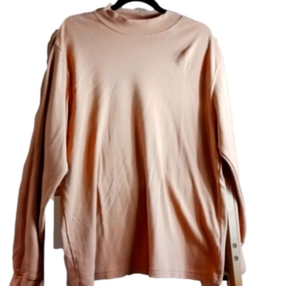 👕10/$30 Large Long Sleeve Turtle Neck Box 16